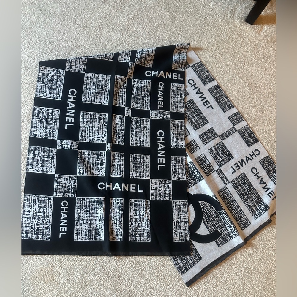Chanel Monochrome Graphic Scarf